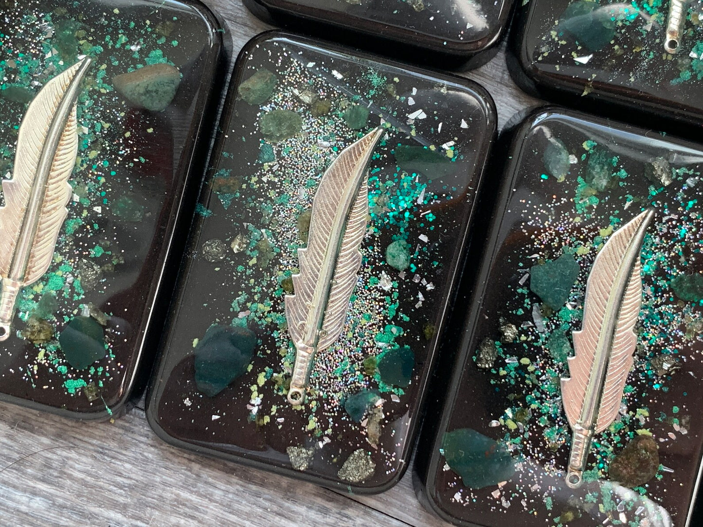 COSMIC SHAMAN'S FEATHER Orgonite® Cell Phone Emf Shield with Black Tourmaline, Bloodstone, Pyrite, Aventurine, Epidote - Orgone Generator®