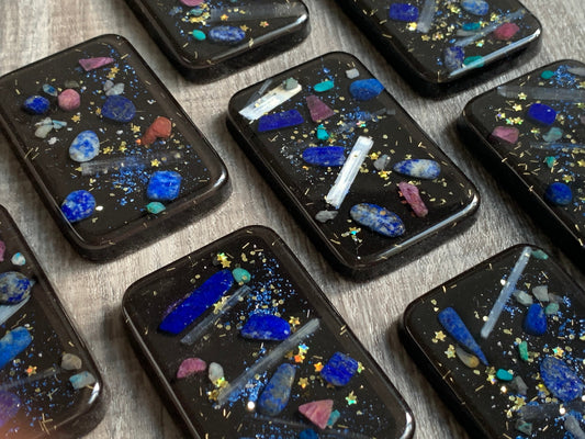 Orgonite® Cellphone 5G EMF Shield with Lapis, Ruby and Chrysocolla Crystals - Orgone Generator®