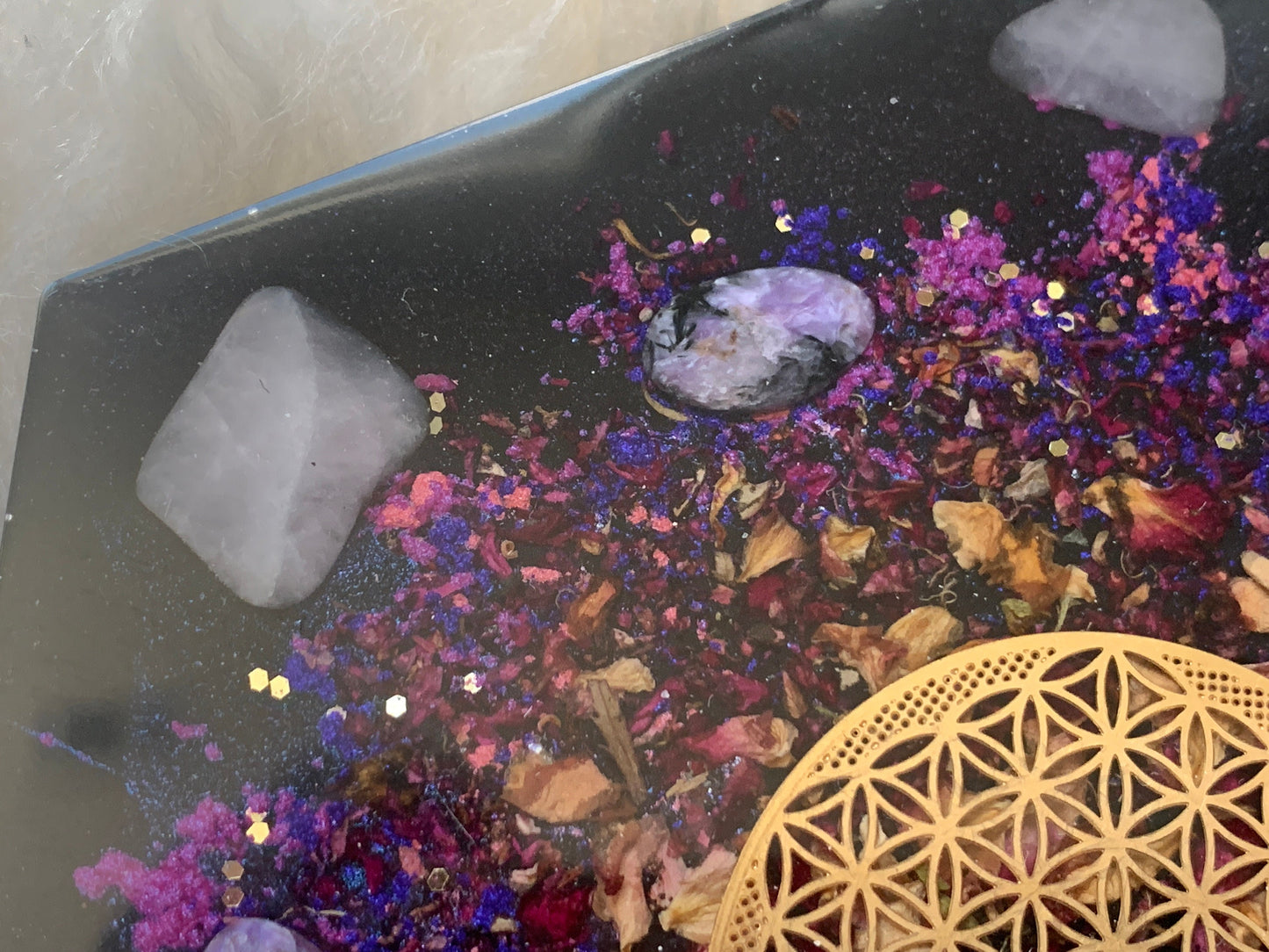 Orgonite® Charging Plate - Rose Petals - Rose Quartz Crystal - Charoite - Flower of Life  - EMF 5G Protection - Sacred Geometry