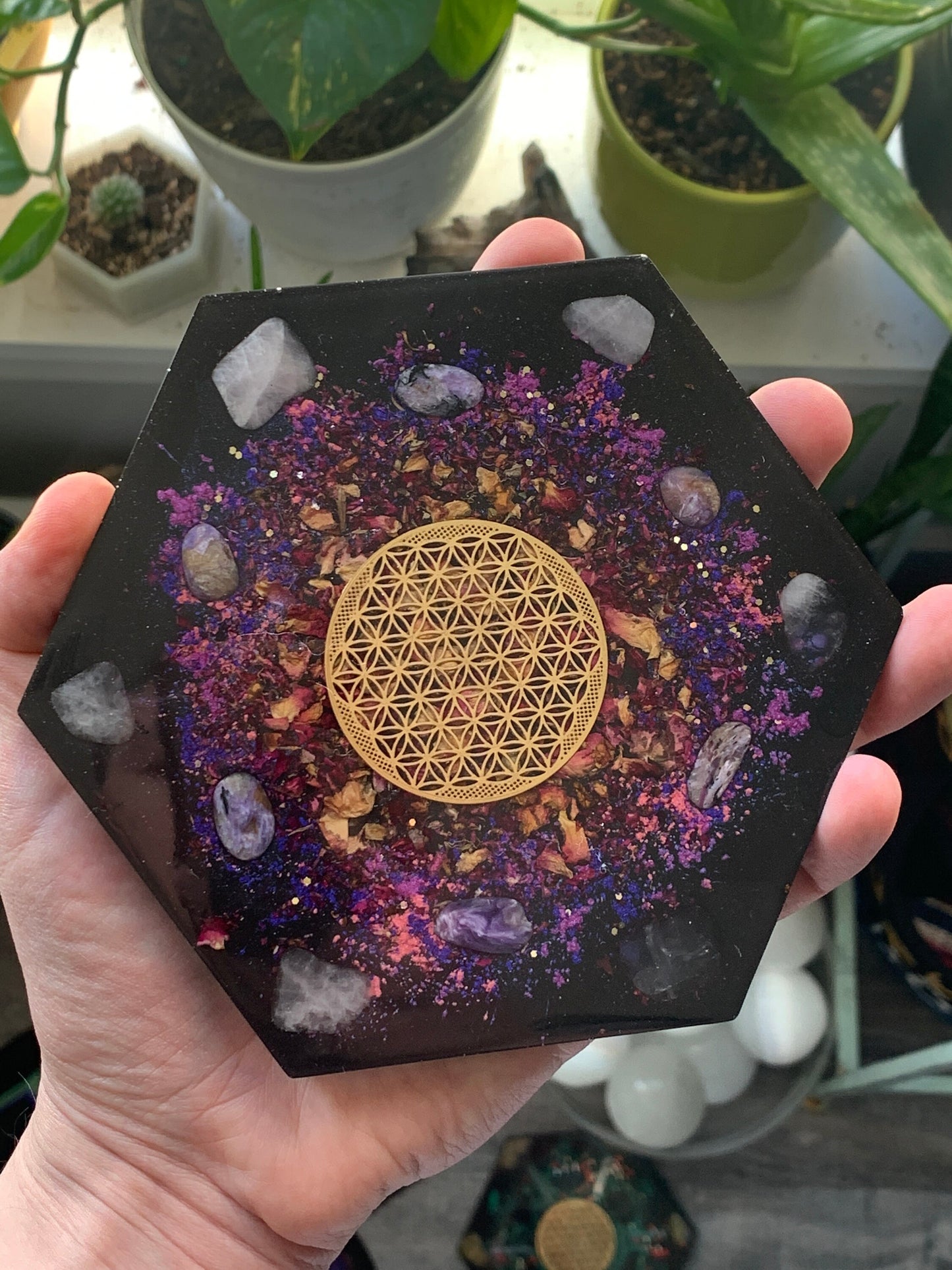 Orgonite® Charging Plate - Rose Petals - Rose Quartz Crystal - Charoite - Flower of Life  - EMF 5G Protection - Sacred Geometry