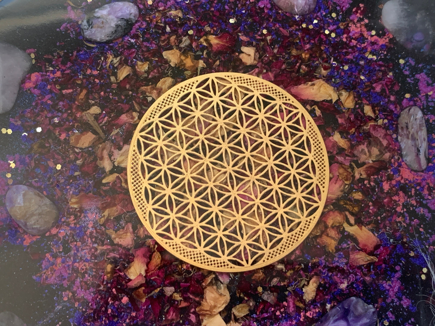 Orgonite® Charging Plate - Rose Petals - Rose Quartz Crystal - Charoite - Flower of Life  - EMF 5G Protection - Sacred Geometry