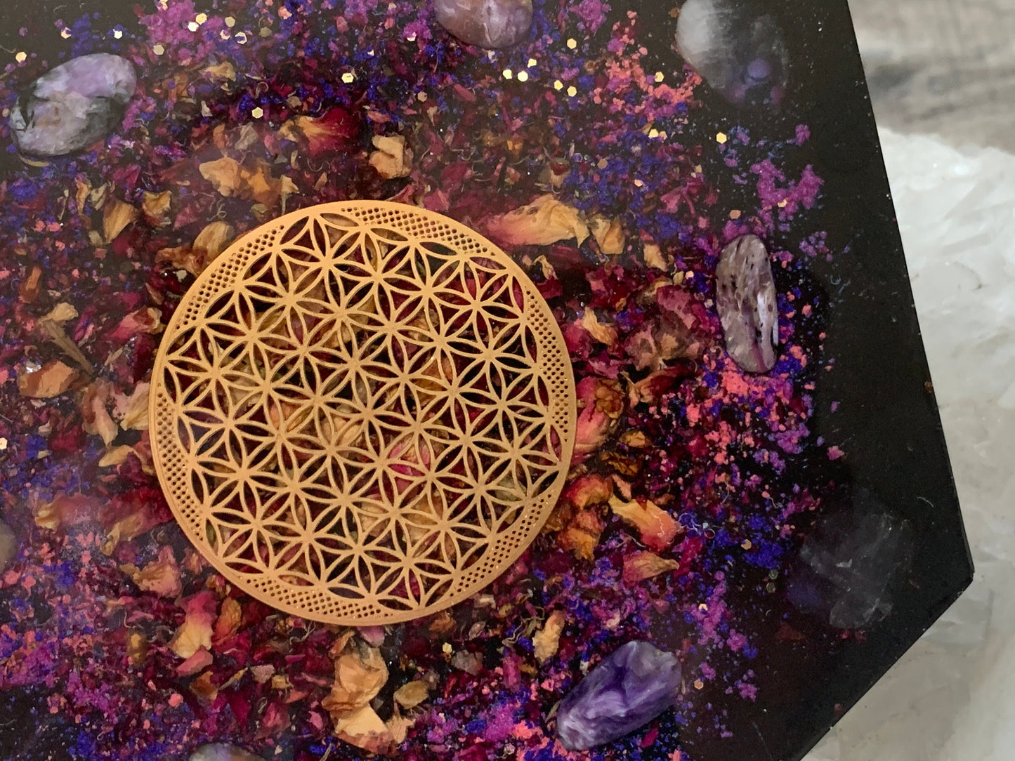 Orgonite® Charging Plate - Rose Petals - Rose Quartz Crystal - Charoite - Flower of Life  - EMF 5G Protection - Sacred Geometry